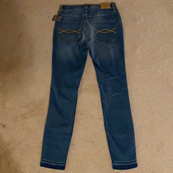 🔥NWT! Abercrombie & Fitch Ankle Jean - Size 2 - Picture 2 of 2